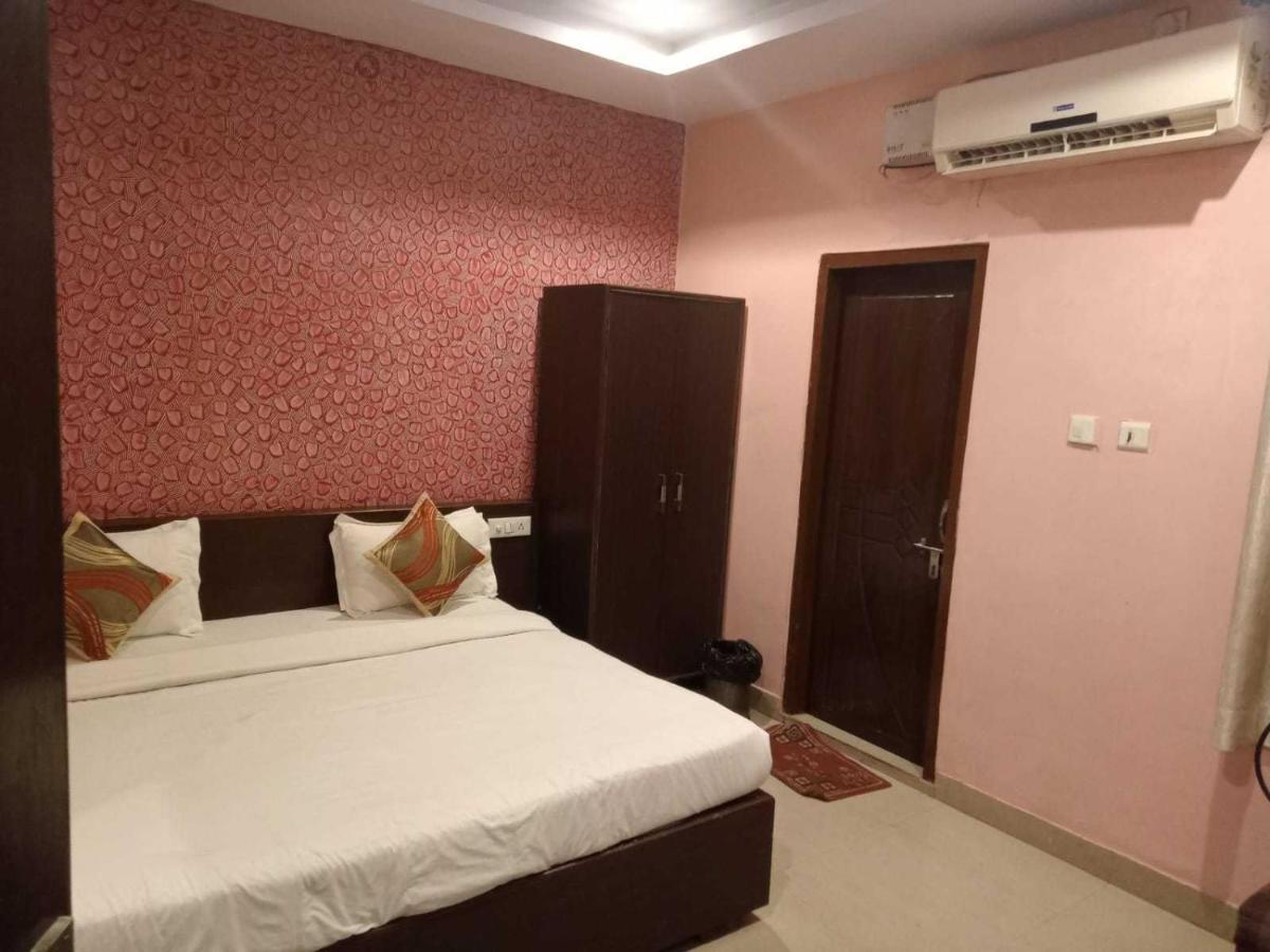 Phaphamau Oyo Flagship 81055 Hotel Barsana מראה חיצוני תמונה